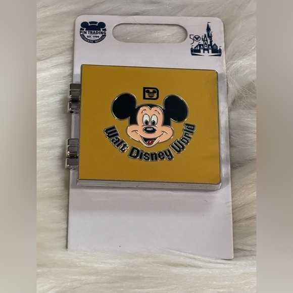 Walt Disney World 50 Anniversary Celebration Mickey Mouse Trading Pin - Picture 1 of 5